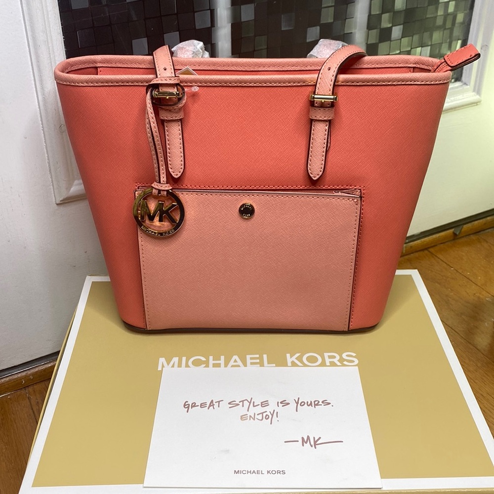 💕 Michael kors NWT jet set leather medium peach tote gorgeous 💕